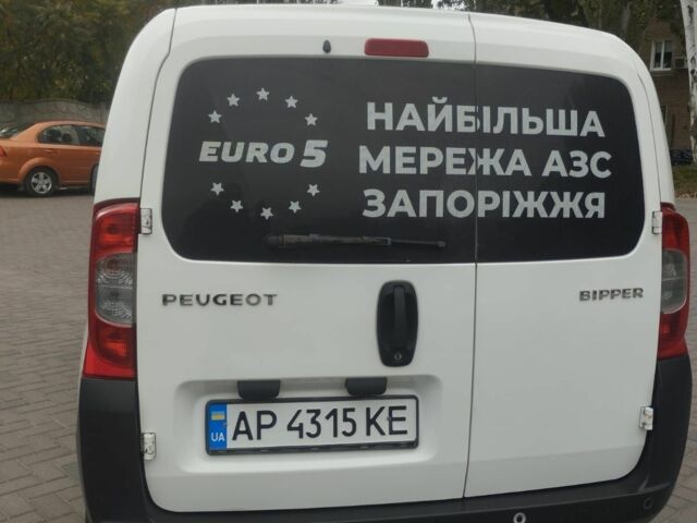 Пежо Биппер груз.-пасс. 2012 в Запорожье на Automoto.ua Белый Пежо Биппер груз.-пасс., объемом двигателя 1.2 л и пробегом 291 тыс. км за 6199 $, фото 2 на Automoto.ua