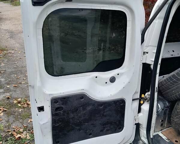 Білий Пежо Біппер вант.-пас., об'ємом двигуна 1.4 л та пробігом 328 тис. км за 4500 $, фото 15 на Automoto.ua