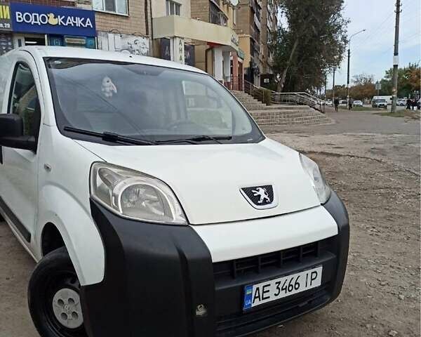 Белый Пежо Биппер груз.-пасс., объемом двигателя 1.4 л и пробегом 300 тыс. км за 3500 $, фото 5 на Automoto.ua