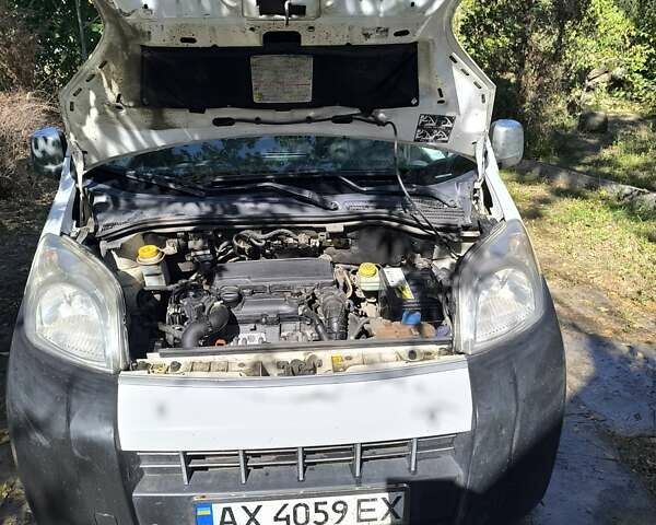 Білий Пежо Біппер вант.-пас., об'ємом двигуна 1.4 л та пробігом 395 тис. км за 3600 $, фото 3 на Automoto.ua