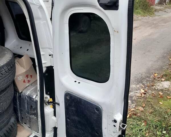 Білий Пежо Біппер вант.-пас., об'ємом двигуна 1.4 л та пробігом 328 тис. км за 4500 $, фото 14 на Automoto.ua