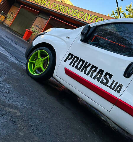 Белый Пежо Биппер груз.-пасс., объемом двигателя 1.4 л и пробегом 387 тыс. км за 4500 $, фото 5 на Automoto.ua