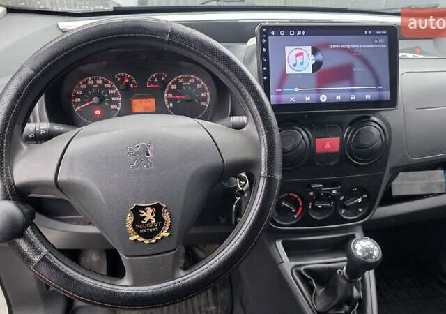 Белый Пежо Биппер груз.-пасс., объемом двигателя 1.36 л и пробегом 300 тыс. км за 4600 $, фото 4 на Automoto.ua