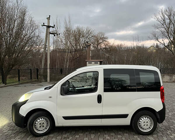 Белый Пежо Биппер груз.-пасс., объемом двигателя 1.4 л и пробегом 231 тыс. км за 5000 $, фото 3 на Automoto.ua