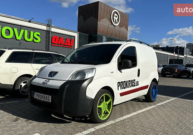 Белый Пежо Биппер груз.-пасс., объемом двигателя 1.4 л и пробегом 387 тыс. км за 4500 $, фото 4 на Automoto.ua