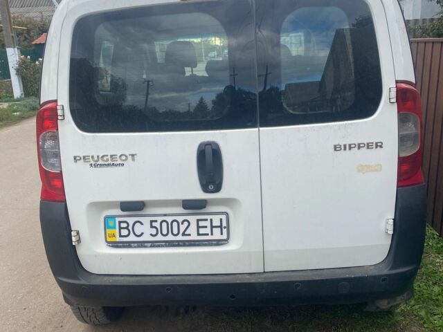 Белый Пежо Биппер груз.-пасс., объемом двигателя 1.4 л и пробегом 250 тыс. км за 4000 $, фото 2 на Automoto.ua