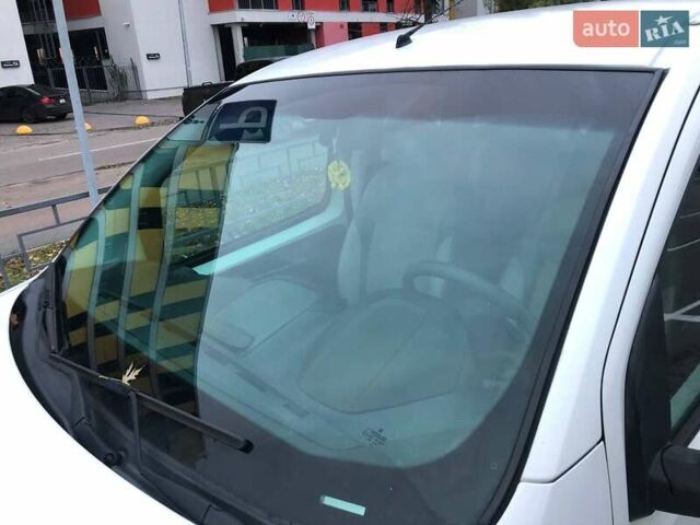 Білий Пежо Біппер вант.-пас., об'ємом двигуна 1.4 л та пробігом 230 тис. км за 4900 $, фото 12 на Automoto.ua