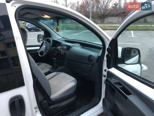 Білий Пежо Біппер вант.-пас., об'ємом двигуна 1.4 л та пробігом 230 тис. км за 4900 $, фото 9 на Automoto.ua