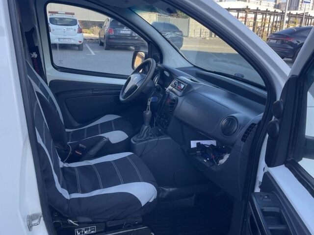 Білий Пежо Біппер вант.-пас., об'ємом двигуна 1.4 л та пробігом 268 тис. км за 4200 $, фото 4 на Automoto.ua