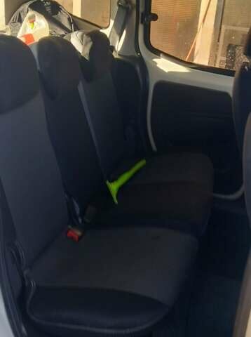 Белый Пежо Биппер груз.-пасс., объемом двигателя 1.4 л и пробегом 275 тыс. км за 5500 $, фото 6 на Automoto.ua