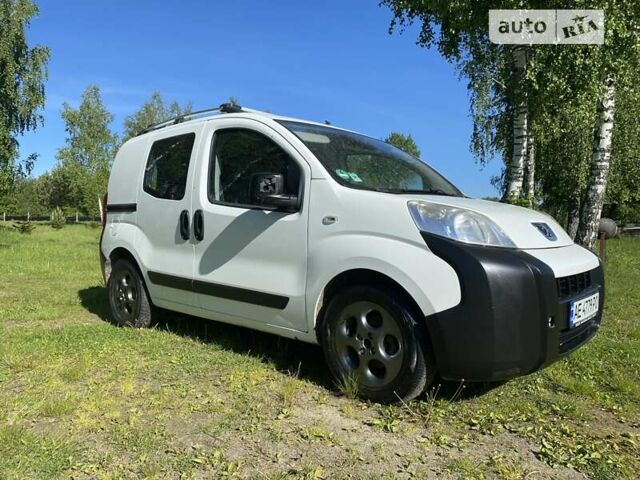 Білий Пежо Біппер вант.-пас., об'ємом двигуна 1.25 л та пробігом 150 тис. км за 5200 $, фото 1 на Automoto.ua