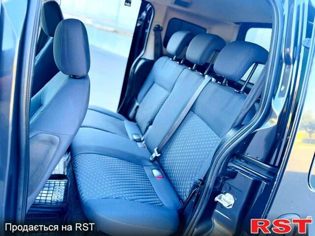 Черный Пежо Биппер груз.-пасс., объемом двигателя 1.2 л и пробегом 180 тыс. км за 5800 $, фото 5 на Automoto.ua