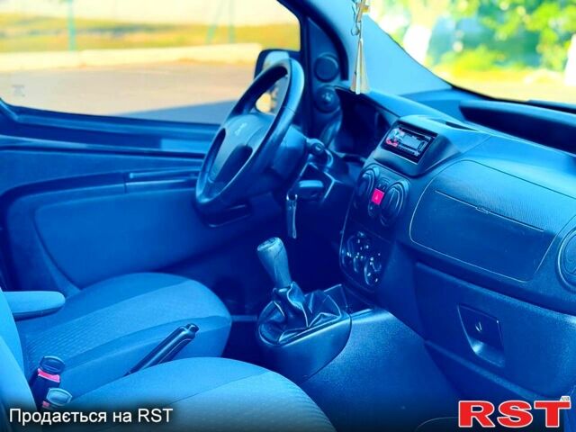 Черный Пежо Биппер груз.-пасс., объемом двигателя 1.2 л и пробегом 180 тыс. км за 5800 $, фото 4 на Automoto.ua