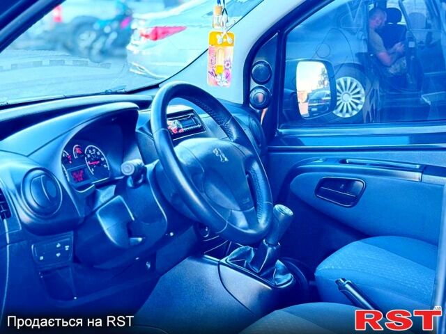 Черный Пежо Биппер груз.-пасс., объемом двигателя 1.2 л и пробегом 180 тыс. км за 5800 $, фото 3 на Automoto.ua