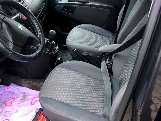 Чорний Пежо Біппер вант.-пас., об'ємом двигуна 1.2 л та пробігом 201 тис. км за 5500 $, фото 7 на Automoto.ua