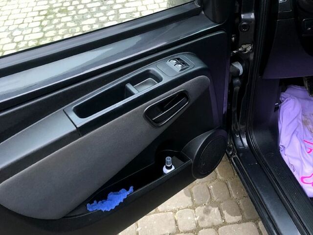 Чорний Пежо Біппер вант.-пас., об'ємом двигуна 1.2 л та пробігом 201 тис. км за 5500 $, фото 9 на Automoto.ua