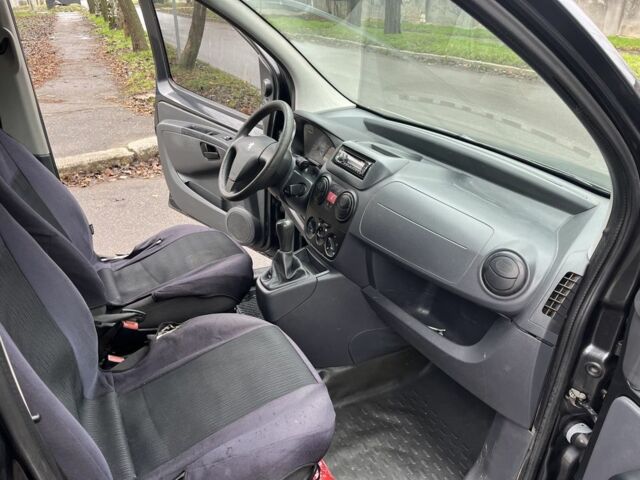 Черный Пежо Биппер груз.-пасс., объемом двигателя 1.4 л и пробегом 300 тыс. км за 2599 $, фото 6 на Automoto.ua