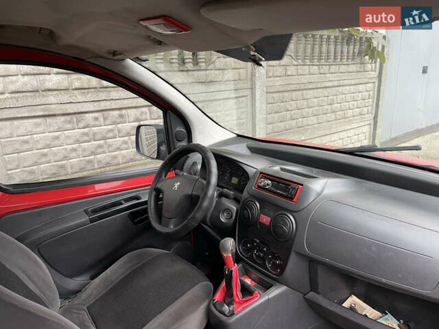 Красный Пежо Биппер груз.-пасс., объемом двигателя 1.4 л и пробегом 200 тыс. км за 2400 $, фото 11 на Automoto.ua