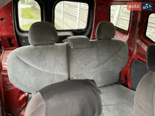 Красный Пежо Биппер груз.-пасс., объемом двигателя 1.4 л и пробегом 200 тыс. км за 2400 $, фото 10 на Automoto.ua