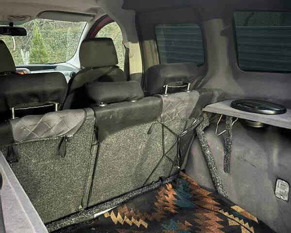 Пежо Биппер груз.-пасс. 2009 в Старом Самборе на Automoto.ua Красный Пежо Биппер груз.-пасс., объемом двигателя 1.4 л и пробегом 277 тыс. км за 4000 $, фото 7 на Automoto.ua