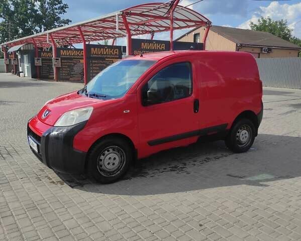 Красный Пежо Биппер груз.-пасс., объемом двигателя 1.4 л и пробегом 250 тыс. км за 4000 $, фото 8 на Automoto.ua