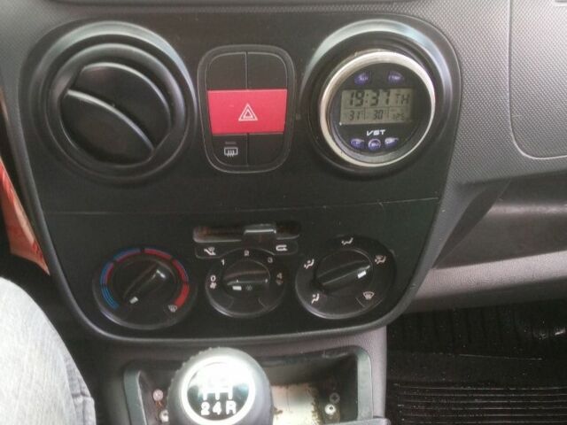 Червоний Пежо Біппер вант.-пас., об'ємом двигуна 1.4 л та пробігом 280 тис. км за 3200 $, фото 6 на Automoto.ua