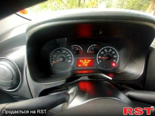 Серый Пежо Биппер груз.-пасс., объемом двигателя 1.3 л и пробегом 170 тыс. км за 5500 $, фото 4 на Automoto.ua