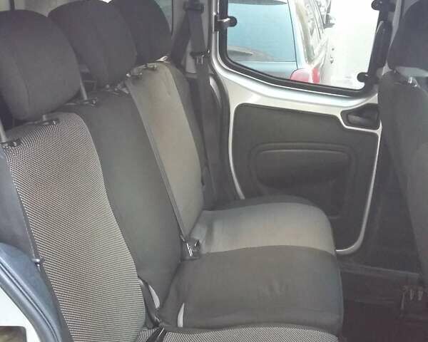 Пежо Биппер груз.-пасс. 2011 в Львове на Automoto.ua Серый Пежо Биппер груз.-пасс., объемом двигателя 1.2 л и пробегом 248 тыс. км за 5000 $, фото 2 на Automoto.ua