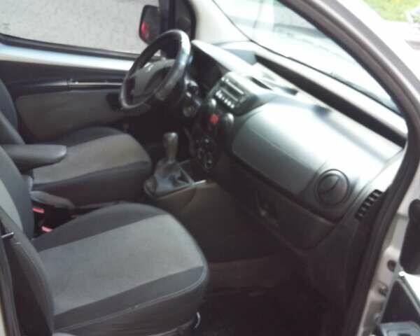 Пежо Биппер груз.-пасс. 2011 в Львове на Automoto.ua Серый Пежо Биппер груз.-пасс., объемом двигателя 1.2 л и пробегом 248 тыс. км за 5000 $, фото 3 на Automoto.ua
