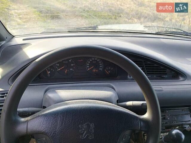 Білий Пежо Експерт вант.-пас., об'ємом двигуна 2 л та пробігом 177 тис. км за 2800 $, фото 1 на Automoto.ua