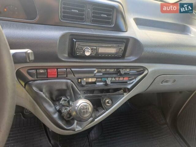 Белый Пежо Эксперт груз.-пасс., объемом двигателя 1.87 л и пробегом 250 тыс. км за 4500 $, фото 1 на Automoto.ua