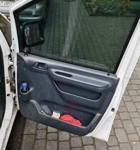 Белый Пежо Эксперт груз.-пасс., объемом двигателя 2 л и пробегом 425 тыс. км за 3200 $, фото 10 на Automoto.ua