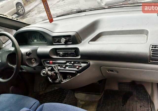 Белый Пежо Эксперт груз.-пасс., объемом двигателя 2 л и пробегом 425 тыс. км за 3200 $, фото 11 на Automoto.ua