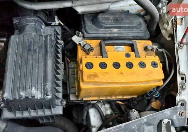 Белый Пежо Эксперт груз.-пасс., объемом двигателя 2 л и пробегом 425 тыс. км за 2500 $, фото 13 на Automoto.ua