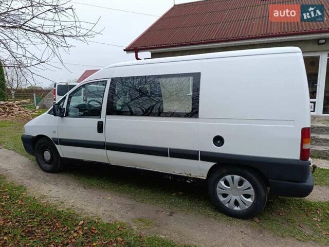 Белый Пежо Эксперт груз.-пасс., объемом двигателя 2 л и пробегом 485 тыс. км за 3800 $, фото 2 на Automoto.ua