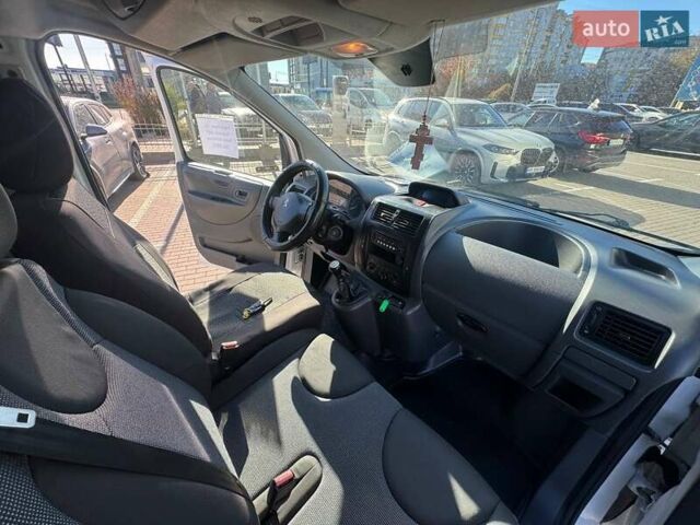 Белый Пежо Эксперт груз.-пасс., объемом двигателя 1.56 л и пробегом 437 тыс. км за 6900 $, фото 11 на Automoto.ua