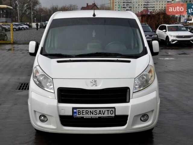Белый Пежо Эксперт груз.-пасс., объемом двигателя 2 л и пробегом 240 тыс. км за 8999 $, фото 3 на Automoto.ua