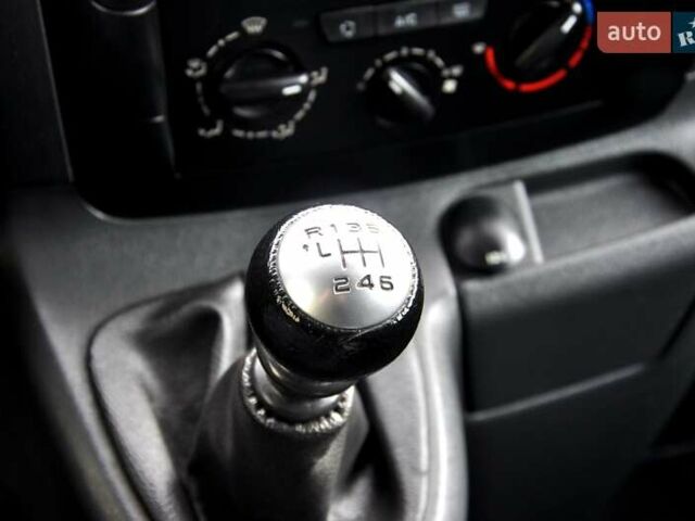 Белый Пежо Эксперт груз.-пасс., объемом двигателя 2 л и пробегом 240 тыс. км за 8999 $, фото 23 на Automoto.ua