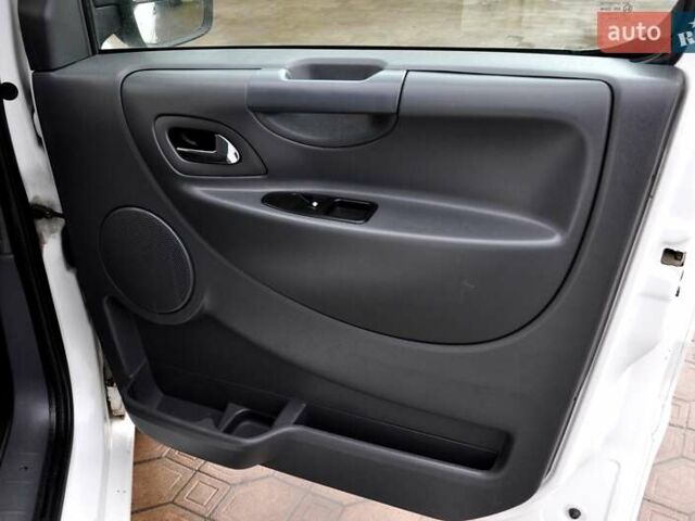 Белый Пежо Эксперт груз.-пасс., объемом двигателя 2 л и пробегом 240 тыс. км за 8999 $, фото 18 на Automoto.ua