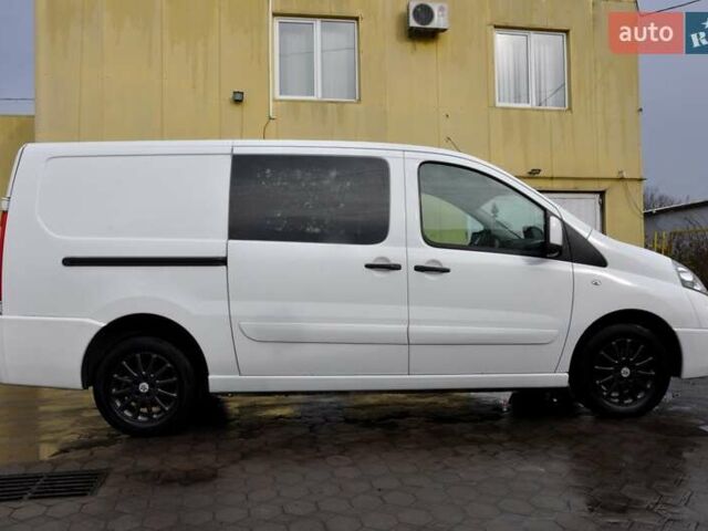 Белый Пежо Эксперт груз.-пасс., объемом двигателя 2 л и пробегом 240 тыс. км за 8999 $, фото 7 на Automoto.ua