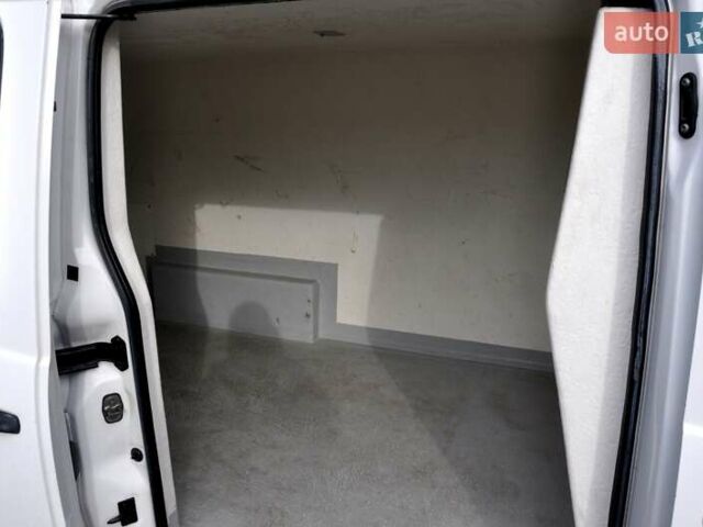 Белый Пежо Эксперт груз.-пасс., объемом двигателя 2 л и пробегом 240 тыс. км за 8999 $, фото 21 на Automoto.ua