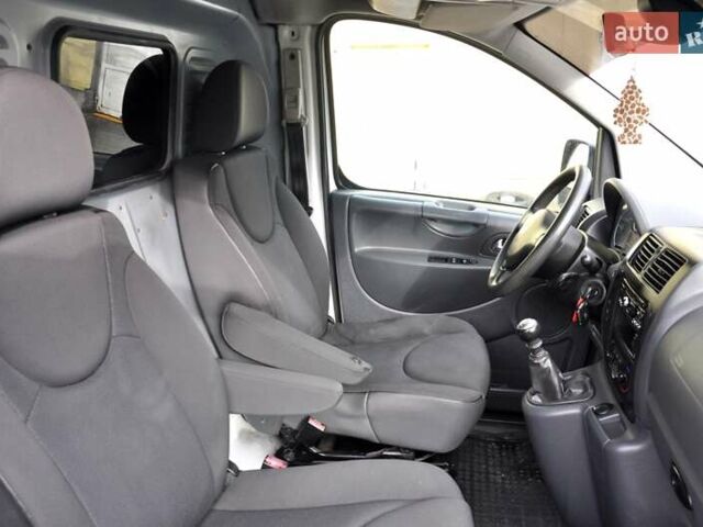 Белый Пежо Эксперт груз.-пасс., объемом двигателя 2 л и пробегом 240 тыс. км за 8999 $, фото 20 на Automoto.ua