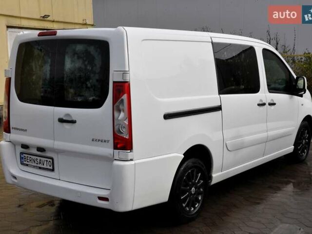 Белый Пежо Эксперт груз.-пасс., объемом двигателя 2 л и пробегом 240 тыс. км за 8999 $, фото 8 на Automoto.ua
