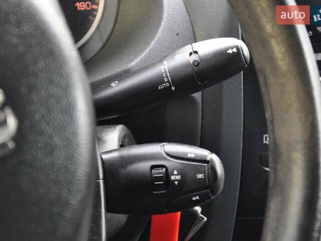 Белый Пежо Эксперт груз.-пасс., объемом двигателя 2 л и пробегом 240 тыс. км за 8999 $, фото 29 на Automoto.ua