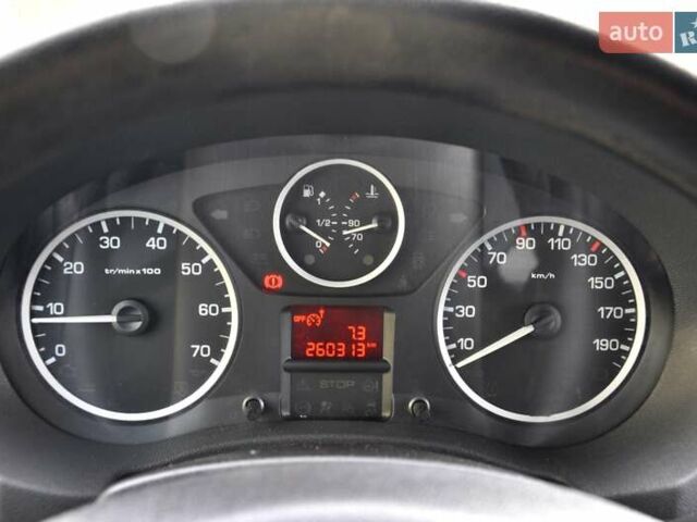 Белый Пежо Эксперт груз.-пасс., объемом двигателя 2 л и пробегом 240 тыс. км за 8999 $, фото 26 на Automoto.ua