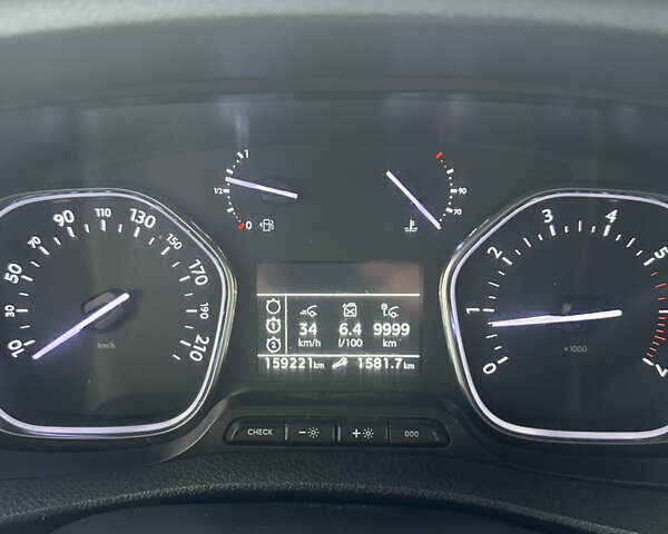 Белый Пежо Эксперт груз.-пасс., объемом двигателя 2 л и пробегом 159 тыс. км за 14400 $, фото 12 на Automoto.ua