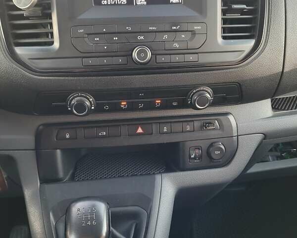 Белый Пежо Эксперт груз.-пасс., объемом двигателя 2 л и пробегом 264 тыс. км за 16500 $, фото 11 на Automoto.ua