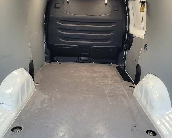 Белый Пежо Эксперт груз.-пасс., объемом двигателя 2 л и пробегом 264 тыс. км за 16500 $, фото 9 на Automoto.ua