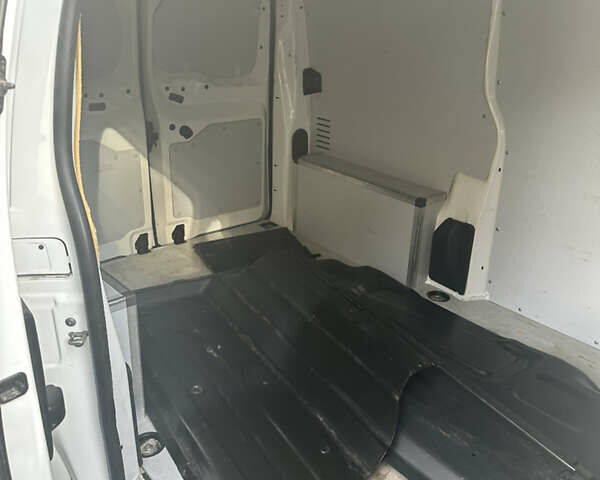 Белый Пежо Эксперт груз.-пасс., объемом двигателя 2 л и пробегом 159 тыс. км за 14400 $, фото 7 на Automoto.ua