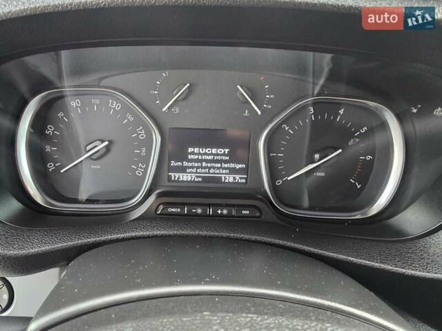 Белый Пежо Эксперт груз.-пасс., объемом двигателя 2 л и пробегом 170 тыс. км за 16499 $, фото 42 на Automoto.ua